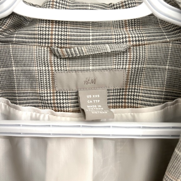 H&M Blazer - Picture 3 of 3